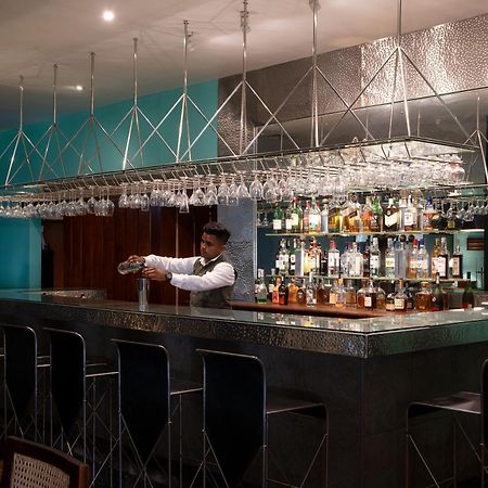 וואדואה The Blue Water - Geoffrey Bawa Heritage - City Resort Hotel מראה חיצוני תמונה