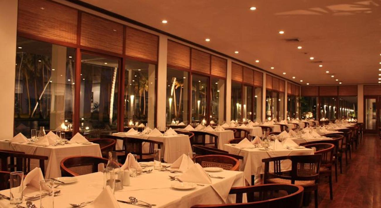 וואדואה The Blue Water - Geoffrey Bawa Heritage - City Resort Hotel מראה חיצוני תמונה