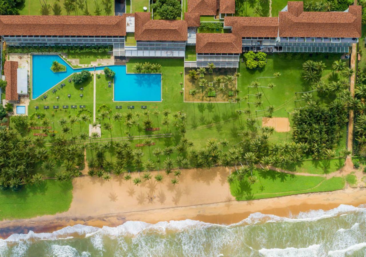 וואדואה The Blue Water - Geoffrey Bawa Heritage - City Resort Hotel מראה חיצוני תמונה