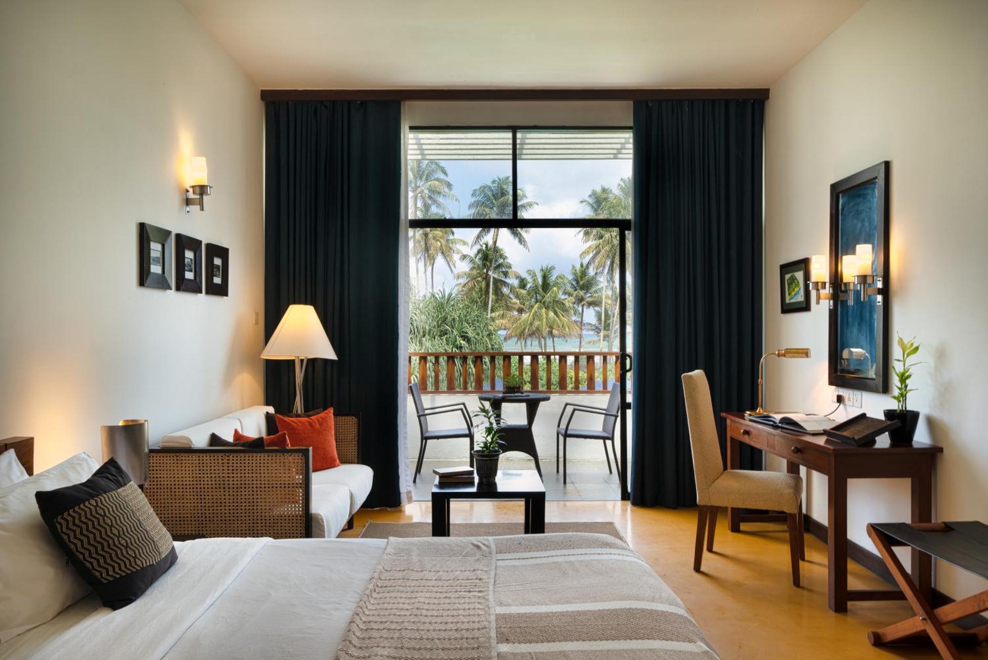 וואדואה The Blue Water - Geoffrey Bawa Heritage - City Resort Hotel מראה חיצוני תמונה