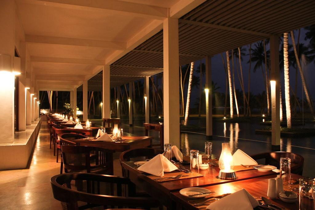 וואדואה The Blue Water - Geoffrey Bawa Heritage - City Resort Hotel מראה חיצוני תמונה