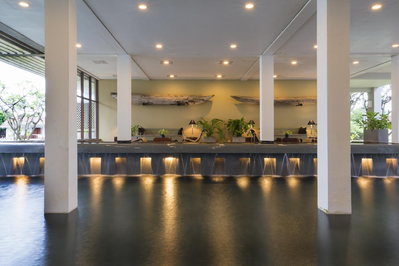 וואדואה The Blue Water - Geoffrey Bawa Heritage - City Resort Hotel מראה חיצוני תמונה
