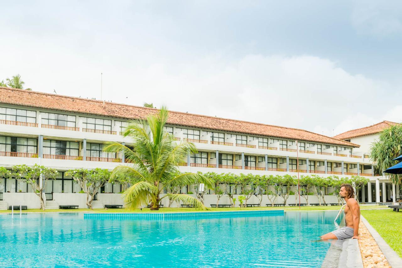 וואדואה The Blue Water - Geoffrey Bawa Heritage - City Resort Hotel מראה חיצוני תמונה