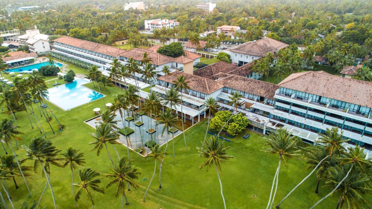 וואדואה The Blue Water - Geoffrey Bawa Heritage - City Resort Hotel מראה חיצוני תמונה