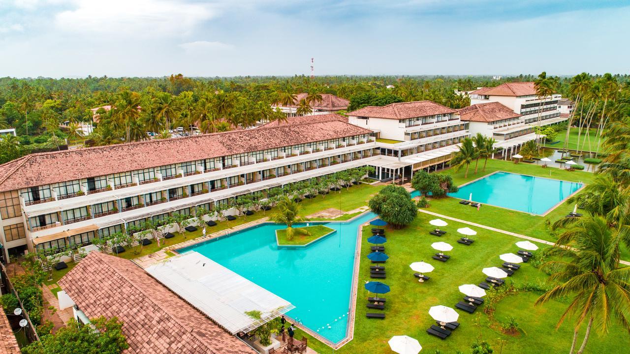 וואדואה The Blue Water - Geoffrey Bawa Heritage - City Resort Hotel מראה חיצוני תמונה